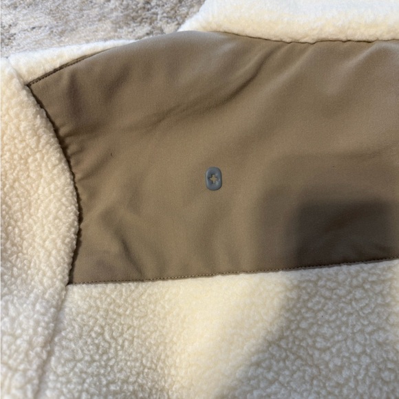 FIGS Medium Sherpa Jacket - Picture 5 of 5